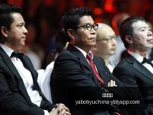 詹姆斯温馨,分享父子时,布朗尼生日,亚博体育,亚博体育官网,亚博体育app,亚博体育下载
